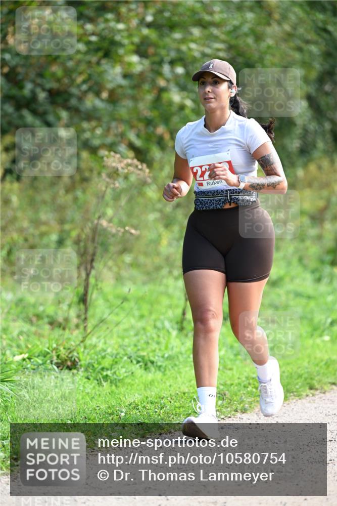 27.09.2026 - 35. Volkslauf durch das schöne Alstertal Dr. Thomas Lammeyer http://msf.ph/oto/10580754 27.09.2026 12:18:28 Laufen 22 meine-sportfotos.de