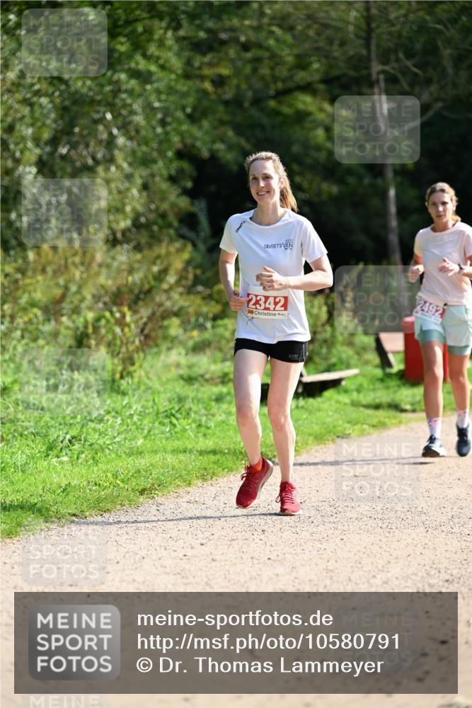 27.09.2026 - 35. Volkslauf durch das schöne Alstertal Dr. Thomas Lammeyer http://msf.ph/oto/10580791 27.09.2026 12:19:27 Laufen 2342, 2492 meine-sportfotos.de