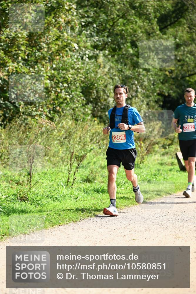 27.09.2026 - 35. Volkslauf durch das schöne Alstertal Dr. Thomas Lammeyer http://msf.ph/oto/10580851 27.09.2026 12:20:20 Laufen 2, 2366, 202, 2392 meine-sportfotos.de
