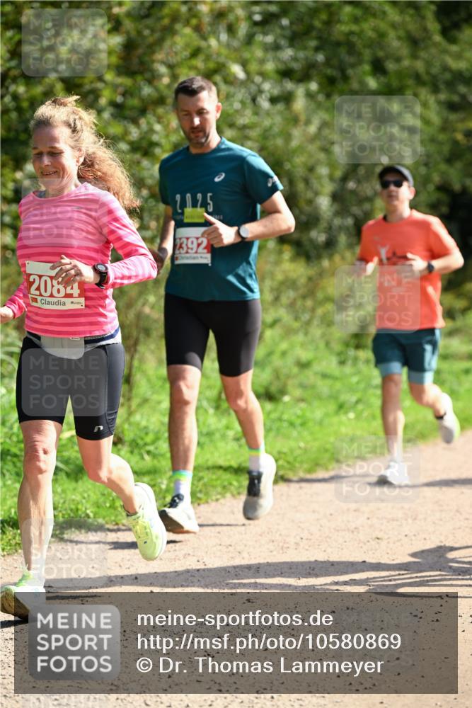 27.09.2026 - 35. Volkslauf durch das schöne Alstertal Dr. Thomas Lammeyer http://msf.ph/oto/10580869 27.09.2026 12:20:23 Laufen 2084, 2025, 2392 meine-sportfotos.de