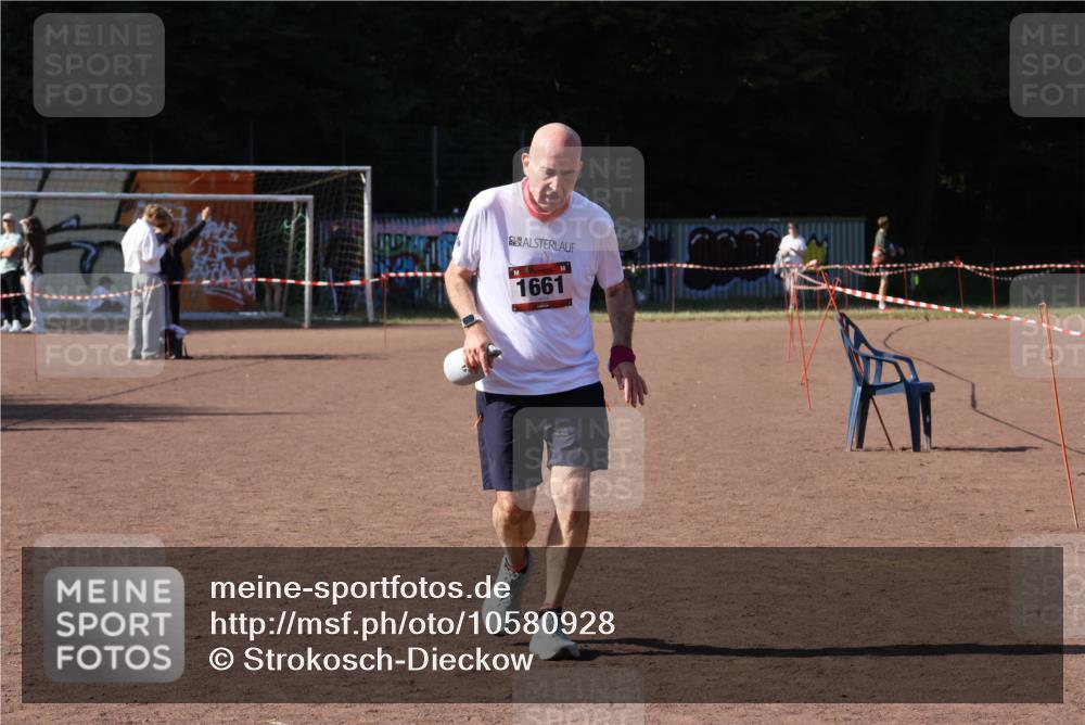 27.09.2026 - 35. Volkslauf durch das schöne Alstertal Strokosch-Dieckow http://msf.ph/oto/10580928 27.09.2026 12:59:04 Ziel 1661, 2221 meine-sportfotos.de