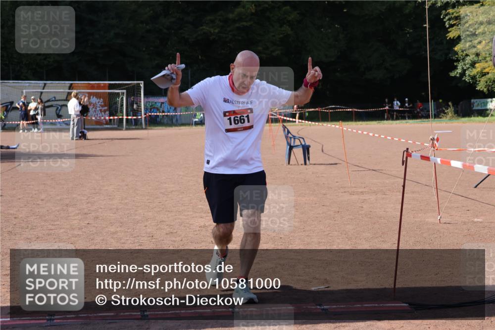 27.09.2026 - 35. Volkslauf durch das schöne Alstertal Strokosch-Dieckow http://msf.ph/oto/10581000 27.09.2026 12:59:06 Ziel 1661, 2221 meine-sportfotos.de