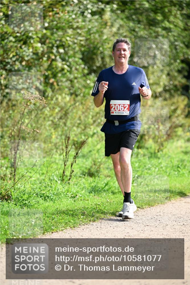 27.09.2026 - 35. Volkslauf durch das schöne Alstertal Dr. Thomas Lammeyer http://msf.ph/oto/10581077 27.09.2026 12:22:54 Laufen 2062 meine-sportfotos.de