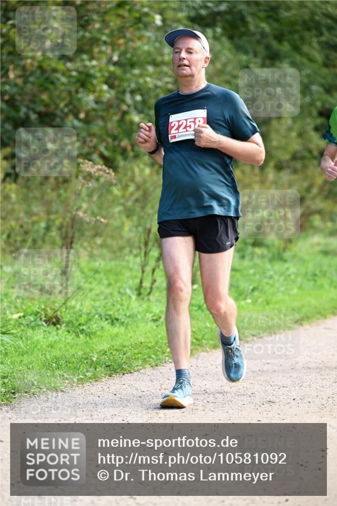 27.09.2026 - 35. Volkslauf durch das schöne Alstertal Dr. Thomas Lammeyer http://msf.ph/oto/10581092 27.09.2026 12:23:07 Laufen 2252 meine-sportfotos.de