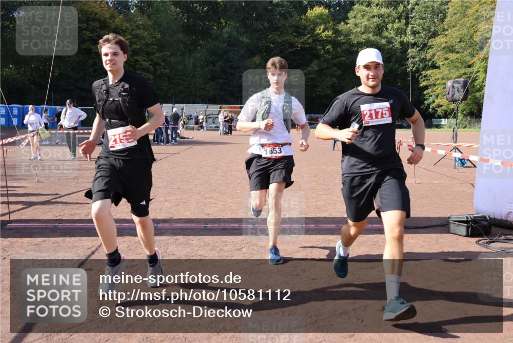 27.09.2026 - 35. Volkslauf durch das schöne Alstertal Strokosch-Dieckow http://msf.ph/oto/10581112 27.09.2026 12:59:31 Ziel 1653, 2175, 2190 meine-sportfotos.de
