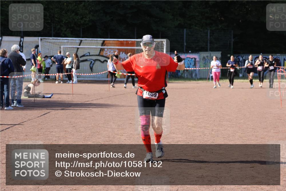 27.09.2026 - 35. Volkslauf durch das schöne Alstertal Strokosch-Dieckow http://msf.ph/oto/10581132 27.09.2026 12:59:50 Ziel 1659 meine-sportfotos.de
