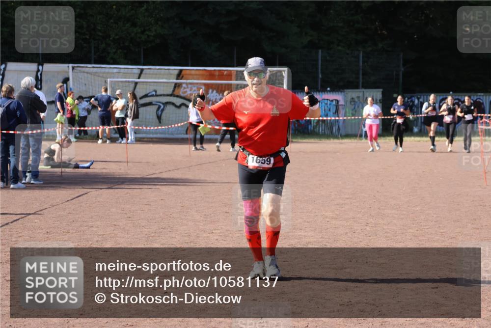 27.09.2026 - 35. Volkslauf durch das schöne Alstertal Strokosch-Dieckow http://msf.ph/oto/10581137 27.09.2026 12:59:50 Ziel 1659 meine-sportfotos.de