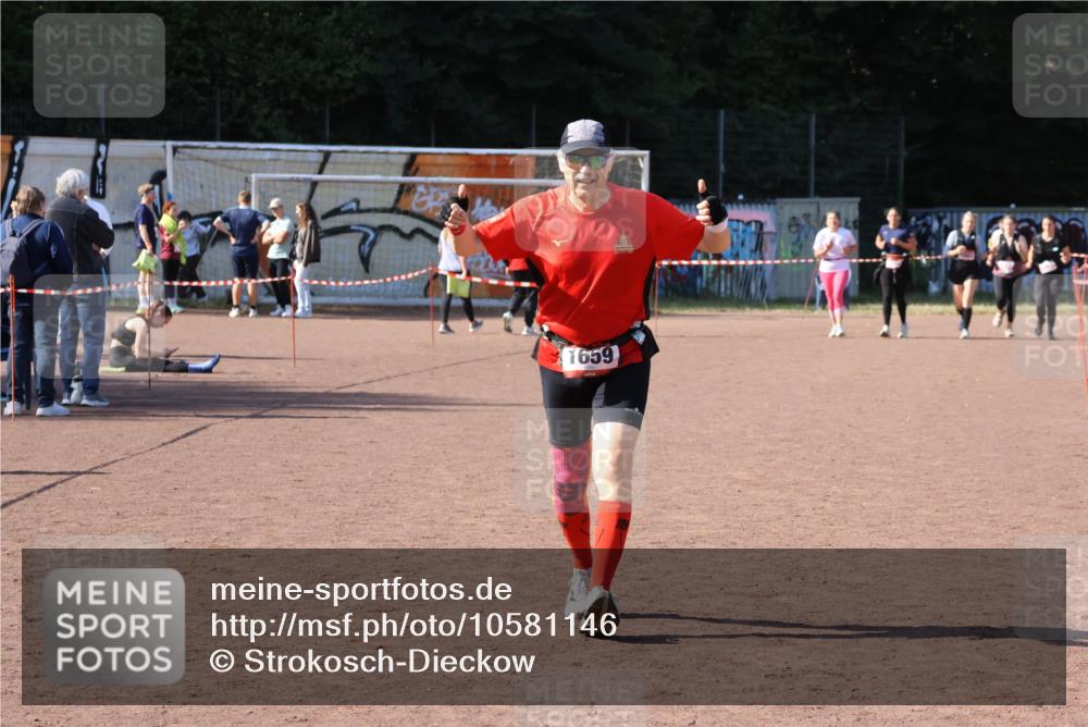 27.09.2026 - 35. Volkslauf durch das schöne Alstertal Strokosch-Dieckow http://msf.ph/oto/10581146 27.09.2026 12:59:50 Ziel 1659 meine-sportfotos.de