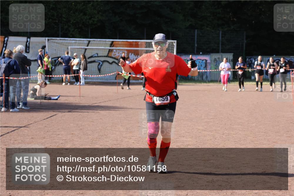 27.09.2026 - 35. Volkslauf durch das schöne Alstertal Strokosch-Dieckow http://msf.ph/oto/10581158 27.09.2026 12:59:50 Ziel 1659 meine-sportfotos.de