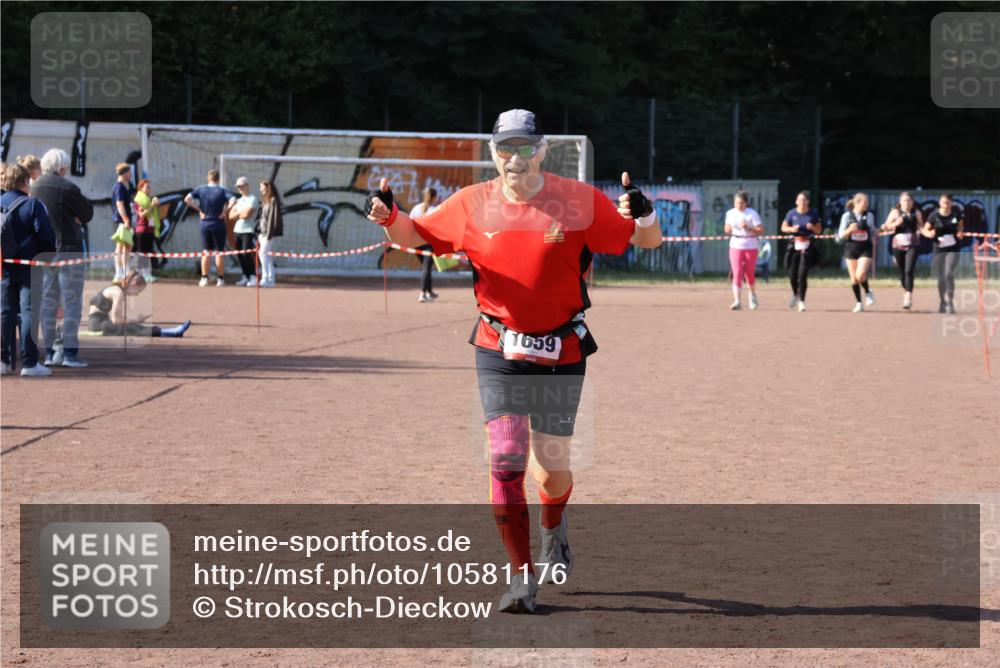 27.09.2026 - 35. Volkslauf durch das schöne Alstertal Strokosch-Dieckow http://msf.ph/oto/10581176 27.09.2026 12:59:51 Ziel 1659 meine-sportfotos.de