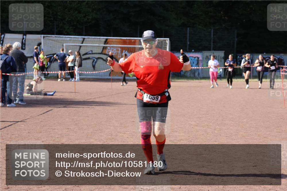 27.09.2026 - 35. Volkslauf durch das schöne Alstertal Strokosch-Dieckow http://msf.ph/oto/10581180 27.09.2026 12:59:51 Ziel 1659 meine-sportfotos.de