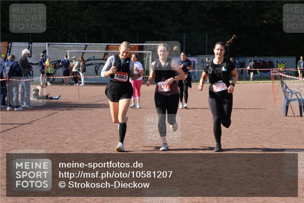 27.09.2026 - 35. Volkslauf durch das schöne Alstertal Strokosch-Dieckow http://msf.ph/oto/10581207 27.09.2026 13:00:01 Ziel 1083, 2099, 2427 meine-sportfotos.de