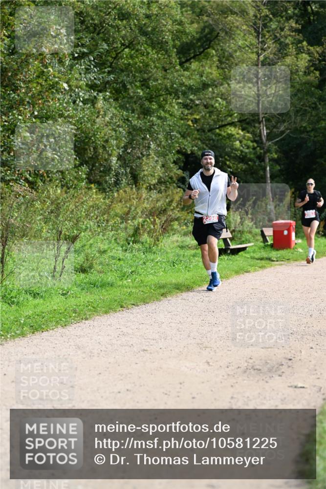 27.09.2026 - 35. Volkslauf durch das schöne Alstertal Dr. Thomas Lammeyer http://msf.ph/oto/10581225 27.09.2026 12:24:36 Laufen 2398 meine-sportfotos.de