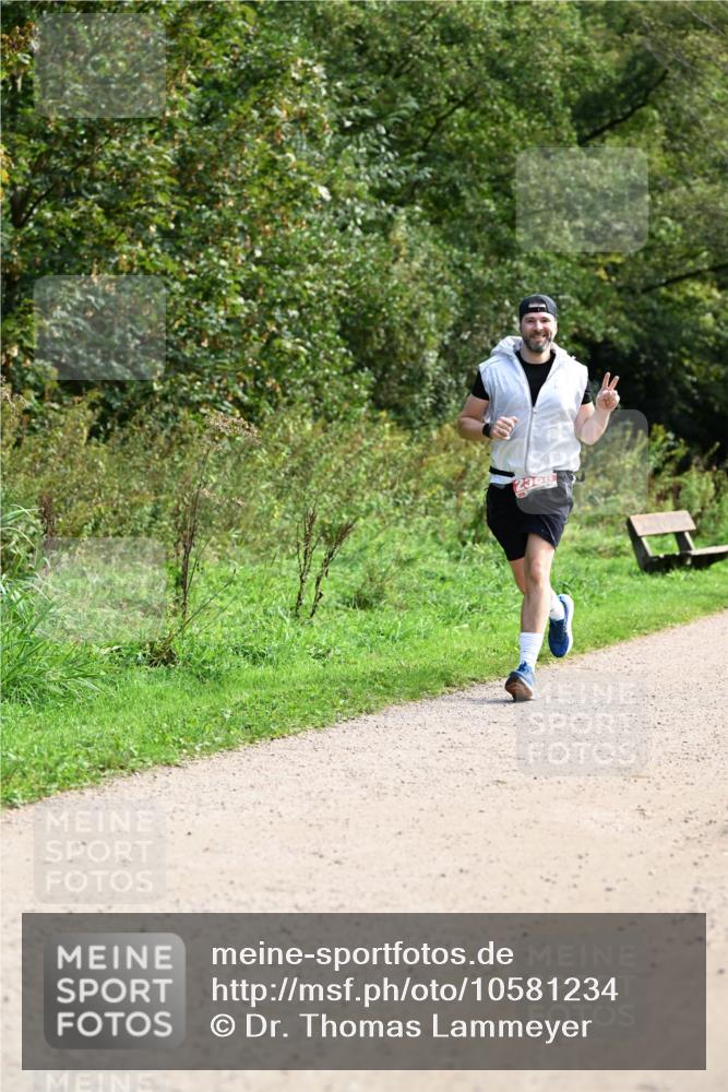 27.09.2026 - 35. Volkslauf durch das schöne Alstertal Dr. Thomas Lammeyer http://msf.ph/oto/10581234 27.09.2026 12:24:37 Laufen 2398 meine-sportfotos.de