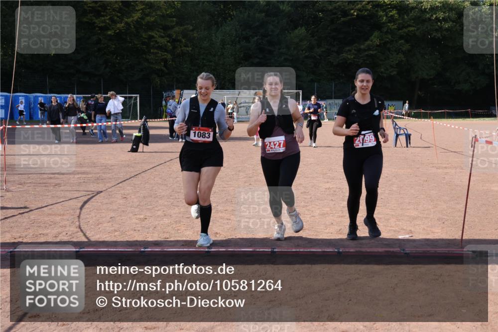 27.09.2026 - 35. Volkslauf durch das schöne Alstertal Strokosch-Dieckow http://msf.ph/oto/10581264 27.09.2026 13:00:03 Ziel 1083, 1105, 2099, 2427 meine-sportfotos.de