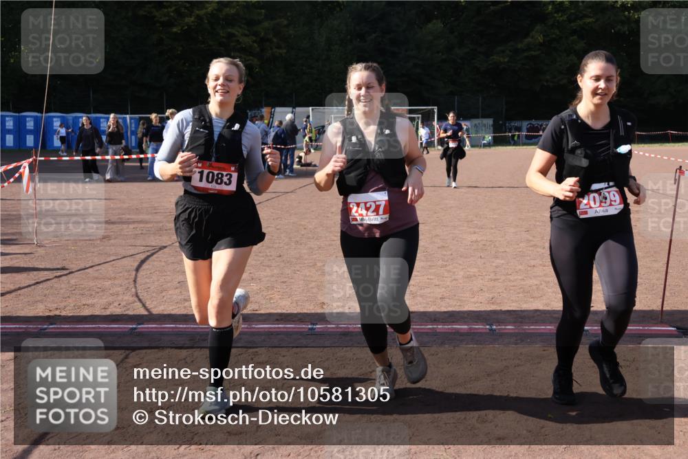 27.09.2026 - 35. Volkslauf durch das schöne Alstertal Strokosch-Dieckow http://msf.ph/oto/10581305 27.09.2026 13:00:04 Ziel 1083, 1105, 1155, 2099, 2427 meine-sportfotos.de