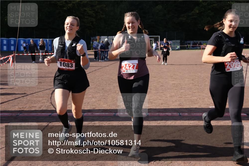 27.09.2026 - 35. Volkslauf durch das schöne Alstertal Strokosch-Dieckow http://msf.ph/oto/10581314 27.09.2026 13:00:04 Ziel 1083, 1105, 1155, 2099, 2427 meine-sportfotos.de