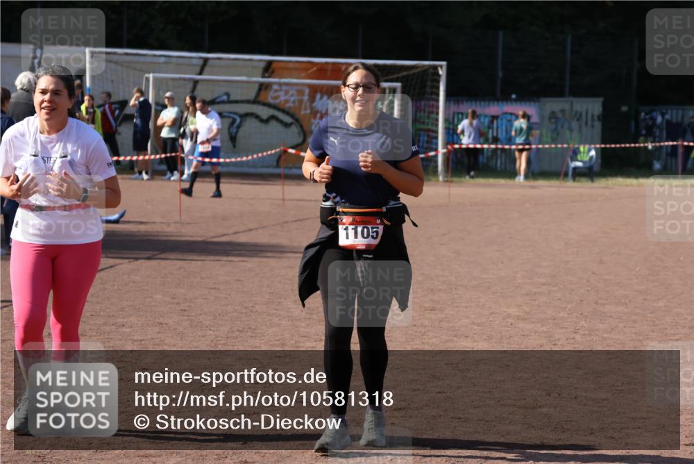 27.09.2026 - 35. Volkslauf durch das schöne Alstertal Strokosch-Dieckow http://msf.ph/oto/10581318 27.09.2026 13:00:09 Ziel 1105, 1155 meine-sportfotos.de