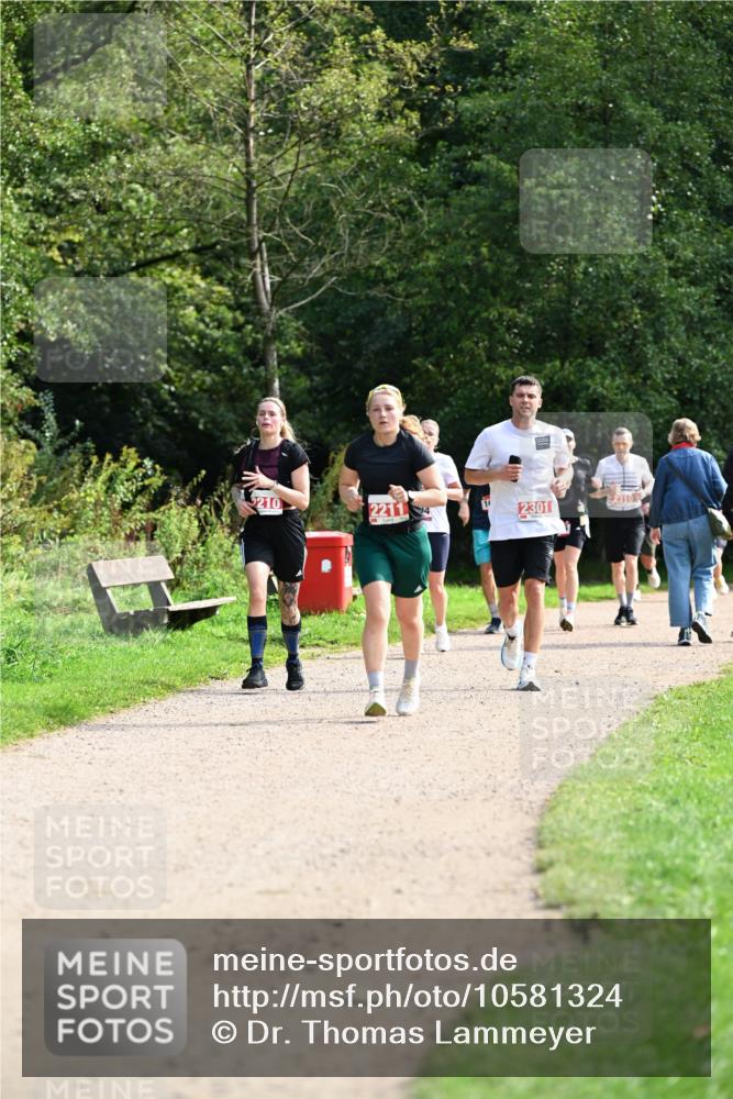 27.09.2026 - 35. Volkslauf durch das schöne Alstertal Dr. Thomas Lammeyer http://msf.ph/oto/10581324 27.09.2026 12:25:08 Laufen 210, 92310, 16, 2211, 2301 meine-sportfotos.de