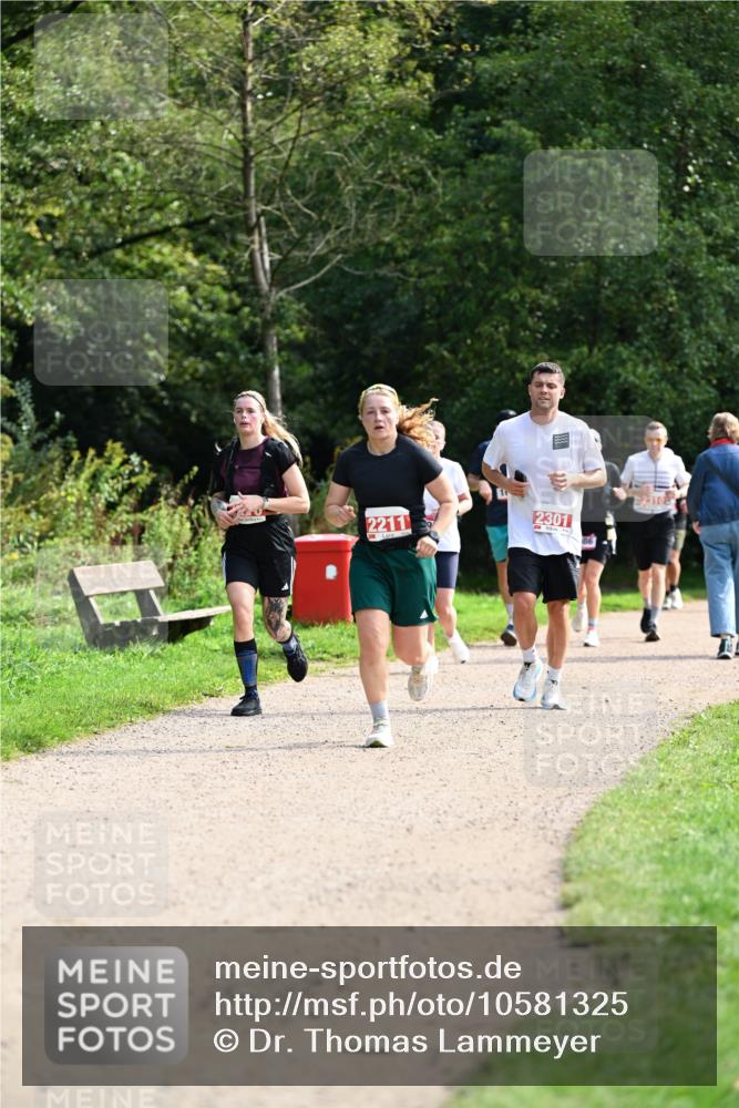 27.09.2026 - 35. Volkslauf durch das schöne Alstertal Dr. Thomas Lammeyer http://msf.ph/oto/10581325 27.09.2026 12:25:08 Laufen 2211, 2301, 2310 meine-sportfotos.de