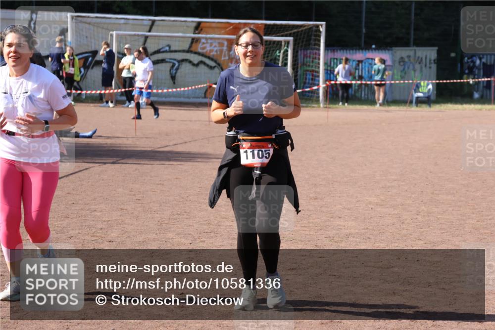27.09.2026 - 35. Volkslauf durch das schöne Alstertal Strokosch-Dieckow http://msf.ph/oto/10581336 27.09.2026 13:00:09 Ziel 1105, 1155 meine-sportfotos.de