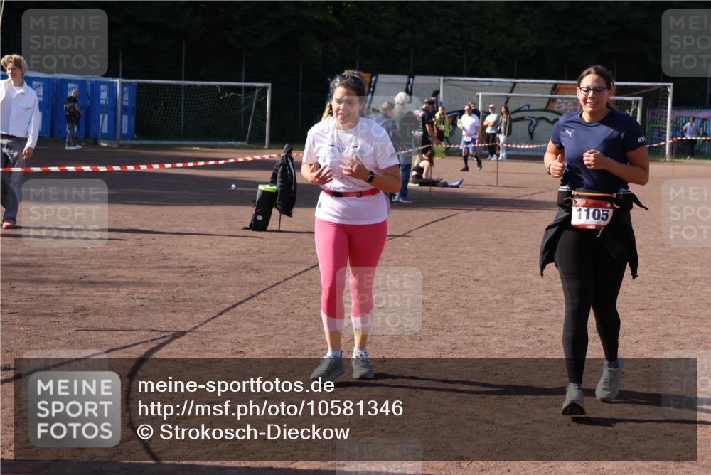 27.09.2026 - 35. Volkslauf durch das schöne Alstertal Strokosch-Dieckow http://msf.ph/oto/10581346 27.09.2026 13:00:10 Ziel 1105, 1155 meine-sportfotos.de