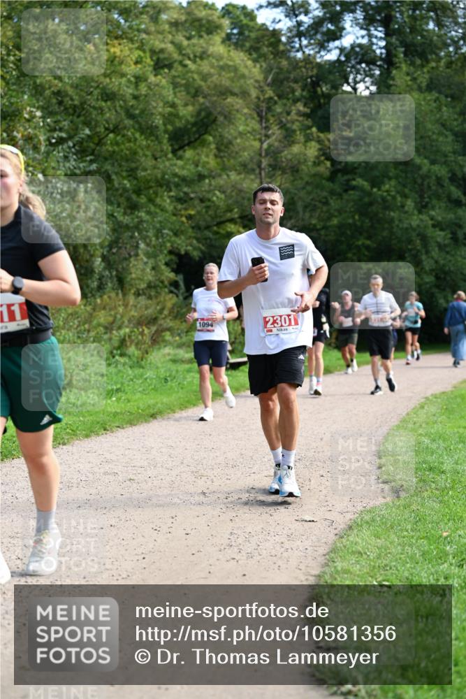 27.09.2026 - 35. Volkslauf durch das schöne Alstertal Dr. Thomas Lammeyer http://msf.ph/oto/10581356 27.09.2026 12:25:13 Laufen 11, 1094, 2301 meine-sportfotos.de