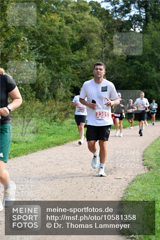 27.09.2026 - 35. Volkslauf durch das schöne Alstertal Dr. Thomas Lammeyer http://msf.ph/oto/10581358 27.09.2026 12:25:13 Laufen 1094, 2301 meine-sportfotos.de