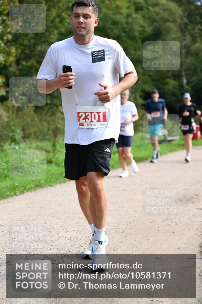 27.09.2026 - 35. Volkslauf durch das schöne Alstertal Dr. Thomas Lammeyer http://msf.ph/oto/10581371 27.09.2026 12:25:14 Laufen 2301 meine-sportfotos.de