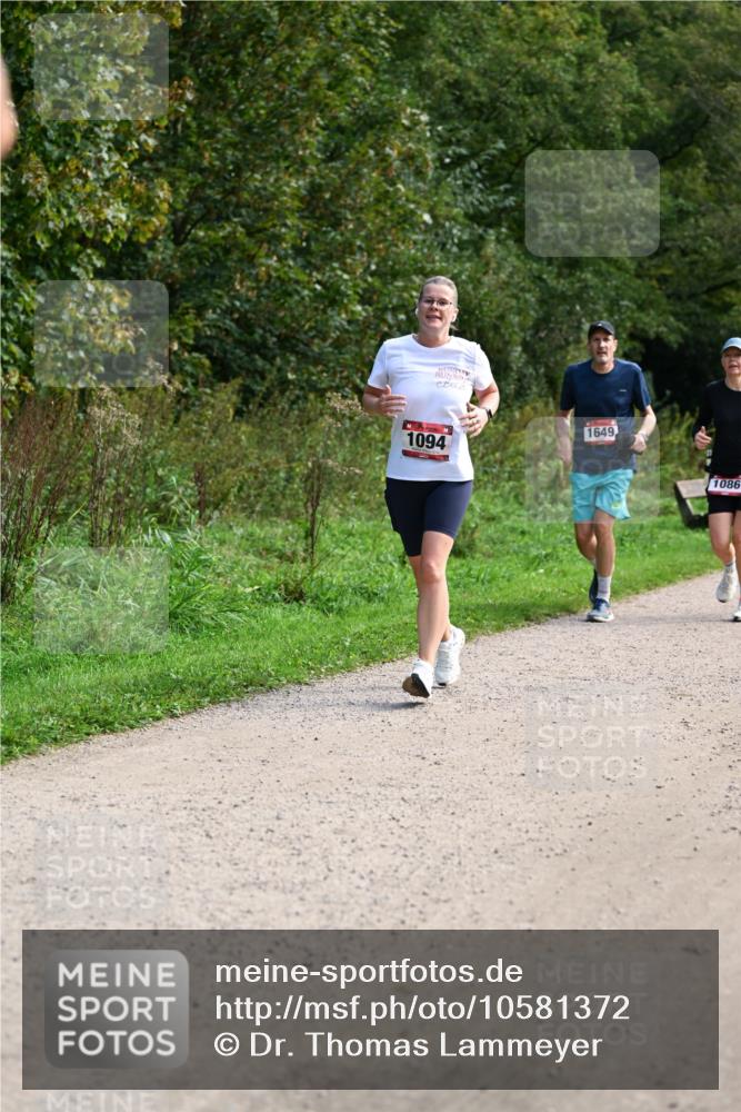 27.09.2026 - 35. Volkslauf durch das schöne Alstertal Dr. Thomas Lammeyer http://msf.ph/oto/10581372 27.09.2026 12:25:15 Laufen 1649, 1094, 1086 meine-sportfotos.de