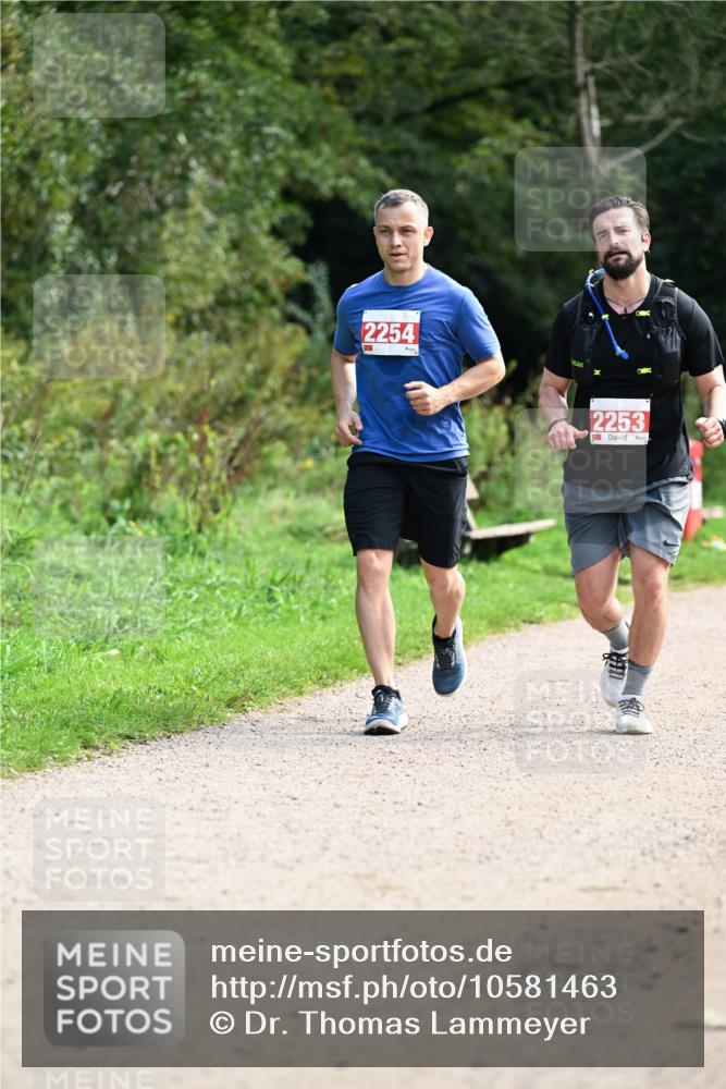 27.09.2026 - 35. Volkslauf durch das schöne Alstertal Dr. Thomas Lammeyer http://msf.ph/oto/10581463 27.09.2026 12:25:34 Laufen 2254, 2253 meine-sportfotos.de