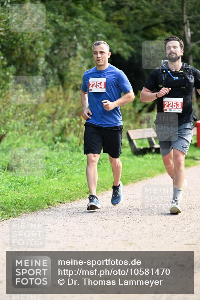 27.09.2026 - 35. Volkslauf durch das schöne Alstertal Dr. Thomas Lammeyer http://msf.ph/oto/10581470 27.09.2026 12:25:35 Laufen 2254, 2253 meine-sportfotos.de