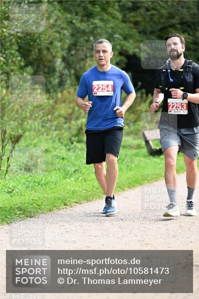 27.09.2026 - 35. Volkslauf durch das schöne Alstertal Dr. Thomas Lammeyer http://msf.ph/oto/10581473 27.09.2026 12:25:35 Laufen 2254, 2253 meine-sportfotos.de