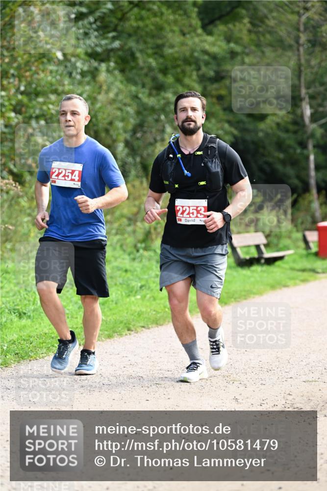 27.09.2026 - 35. Volkslauf durch das schöne Alstertal Dr. Thomas Lammeyer http://msf.ph/oto/10581479 27.09.2026 12:25:36 Laufen 2254, 2253 meine-sportfotos.de