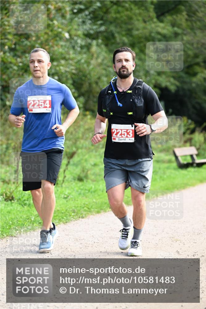 27.09.2026 - 35. Volkslauf durch das schöne Alstertal Dr. Thomas Lammeyer http://msf.ph/oto/10581483 27.09.2026 12:25:37 Laufen 2254, 2253 meine-sportfotos.de