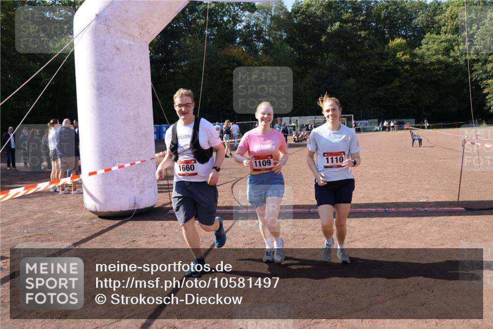 27.09.2026 - 35. Volkslauf durch das schöne Alstertal Strokosch-Dieckow http://msf.ph/oto/10581497 27.09.2026 13:01:18 Ziel 1109, 1110, 1660 meine-sportfotos.de