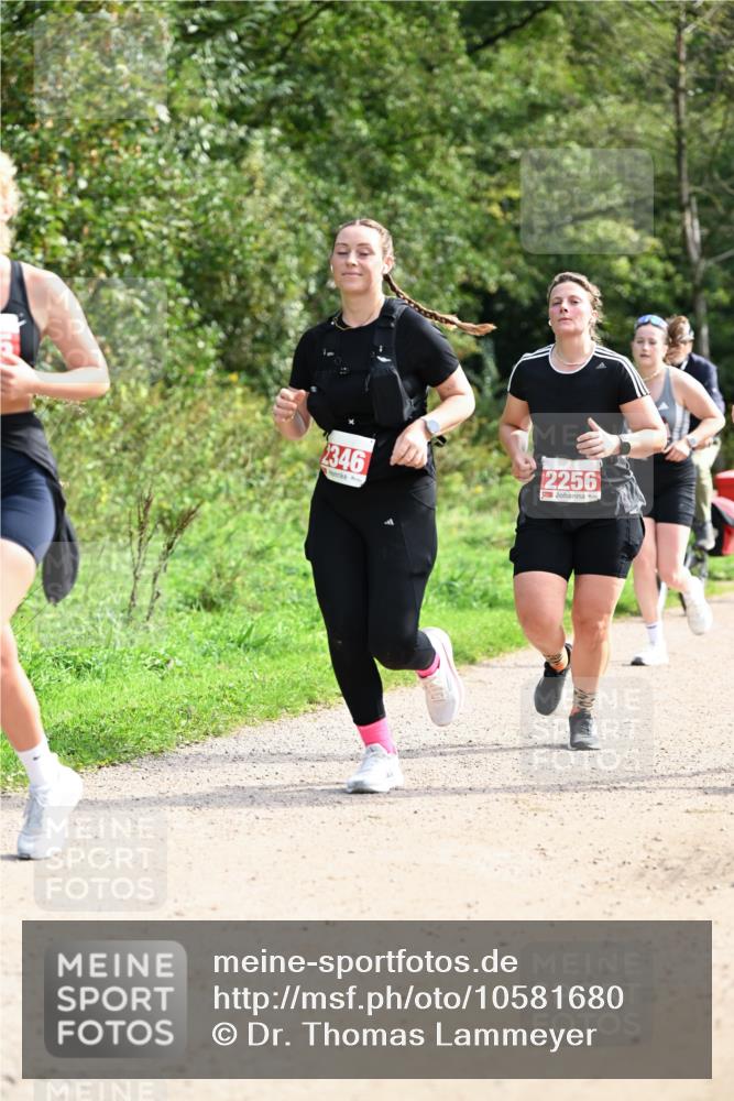 27.09.2026 - 35. Volkslauf durch das schöne Alstertal Dr. Thomas Lammeyer http://msf.ph/oto/10581680 27.09.2026 12:27:49 Laufen 2346, 2256 meine-sportfotos.de