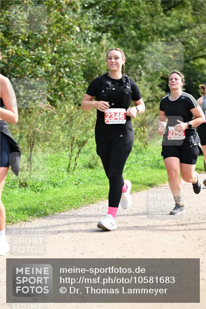 27.09.2026 - 35. Volkslauf durch das schöne Alstertal Dr. Thomas Lammeyer http://msf.ph/oto/10581683 27.09.2026 12:27:50 Laufen 2346, 2250 meine-sportfotos.de