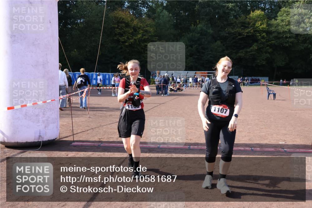 27.09.2026 - 35. Volkslauf durch das schöne Alstertal Strokosch-Dieckow http://msf.ph/oto/10581687 27.09.2026 13:02:31 Ziel 1107, 1108, 2035 meine-sportfotos.de