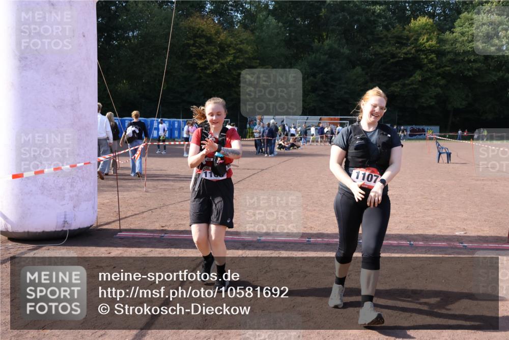 27.09.2026 - 35. Volkslauf durch das schöne Alstertal Strokosch-Dieckow http://msf.ph/oto/10581692 27.09.2026 13:02:31 Ziel 1107, 1108, 2035 meine-sportfotos.de