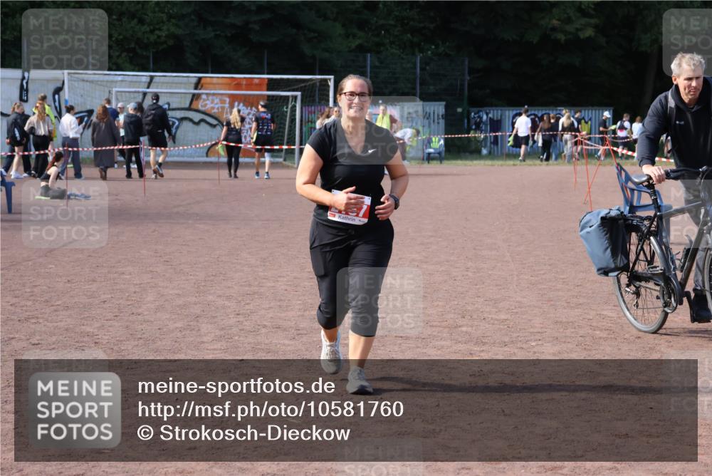 27.09.2026 - 35. Volkslauf durch das schöne Alstertal Strokosch-Dieckow http://msf.ph/oto/10581760 27.09.2026 13:03:35 Ziel 2187 meine-sportfotos.de