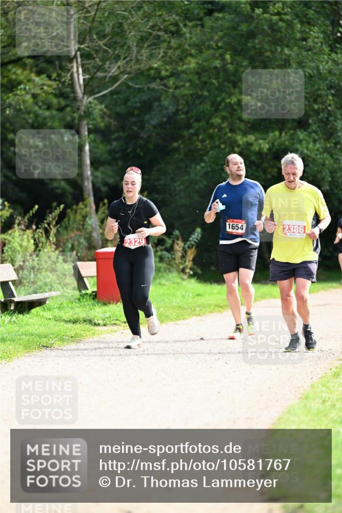 27.09.2026 - 35. Volkslauf durch das schöne Alstertal Dr. Thomas Lammeyer http://msf.ph/oto/10581767 27.09.2026 12:28:39 Laufen 2329, 1654, 2386, 3 meine-sportfotos.de