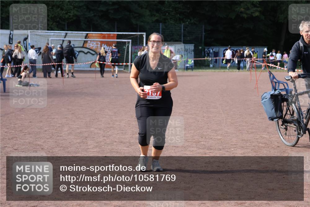 27.09.2026 - 35. Volkslauf durch das schöne Alstertal Strokosch-Dieckow http://msf.ph/oto/10581769 27.09.2026 13:03:35 Ziel 2187 meine-sportfotos.de