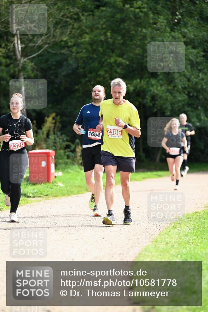27.09.2026 - 35. Volkslauf durch das schöne Alstertal Dr. Thomas Lammeyer http://msf.ph/oto/10581778 27.09.2026 12:28:40 Laufen 2329, 1654, 2386 meine-sportfotos.de