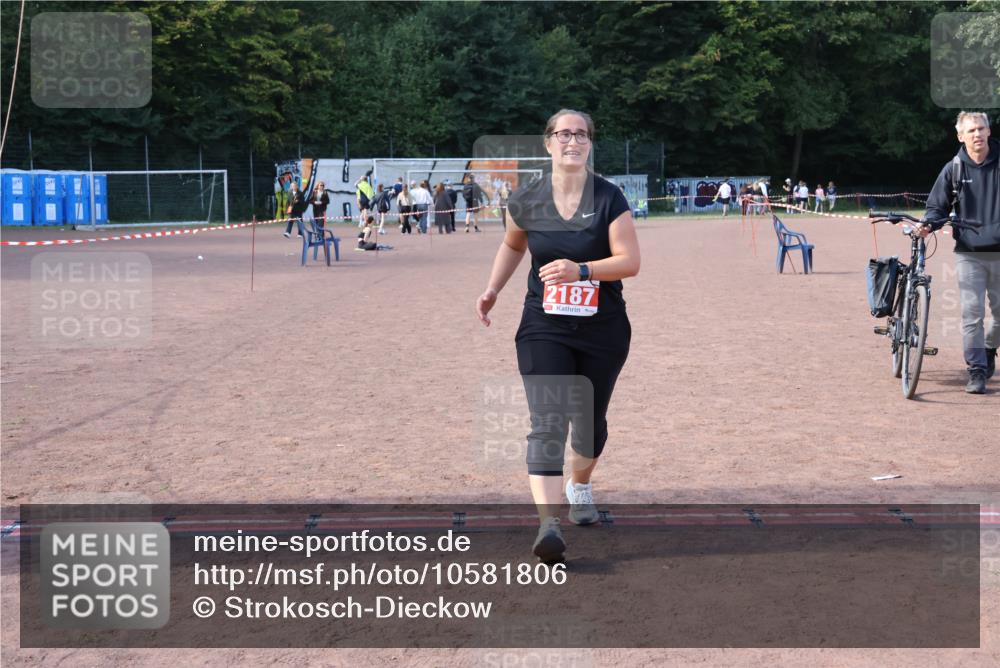 27.09.2026 - 35. Volkslauf durch das schöne Alstertal Strokosch-Dieckow http://msf.ph/oto/10581806 27.09.2026 13:03:38 Ziel 2187 meine-sportfotos.de