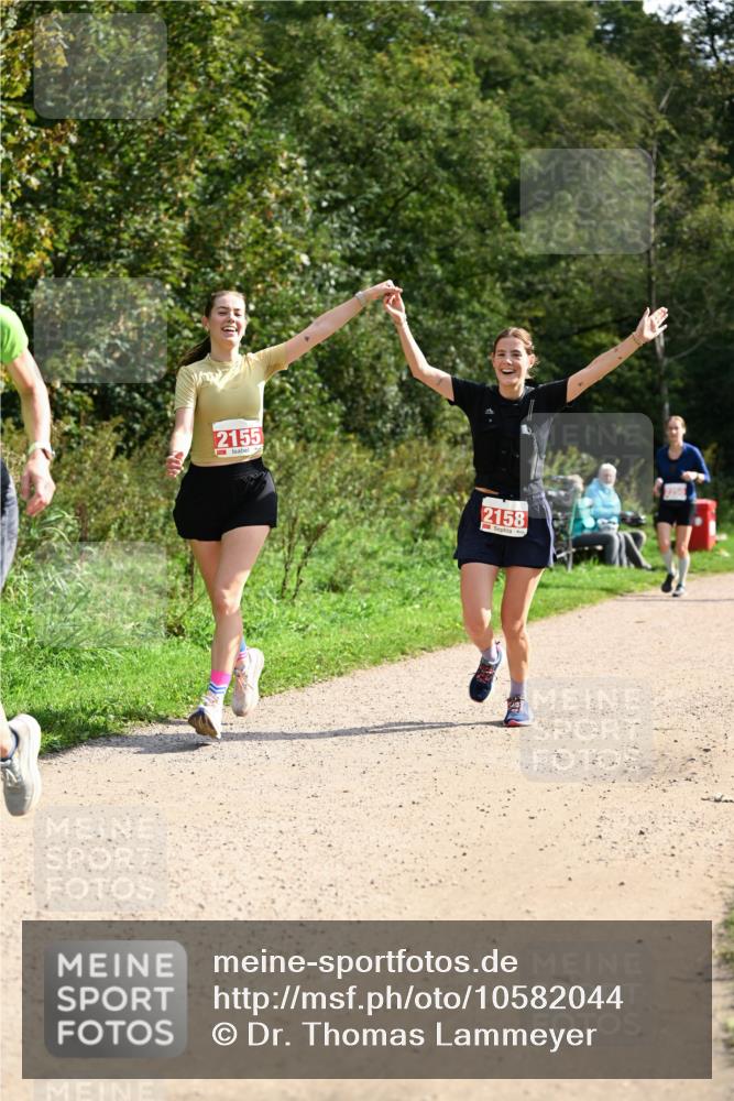 27.09.2026 - 35. Volkslauf durch das schöne Alstertal Dr. Thomas Lammeyer http://msf.ph/oto/10582044 27.09.2026 12:31:32 Laufen 2155, 2158 meine-sportfotos.de