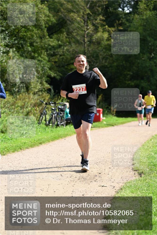 27.09.2026 - 35. Volkslauf durch das schöne Alstertal Dr. Thomas Lammeyer http://msf.ph/oto/10582065 27.09.2026 12:31:36 Laufen 2237 meine-sportfotos.de