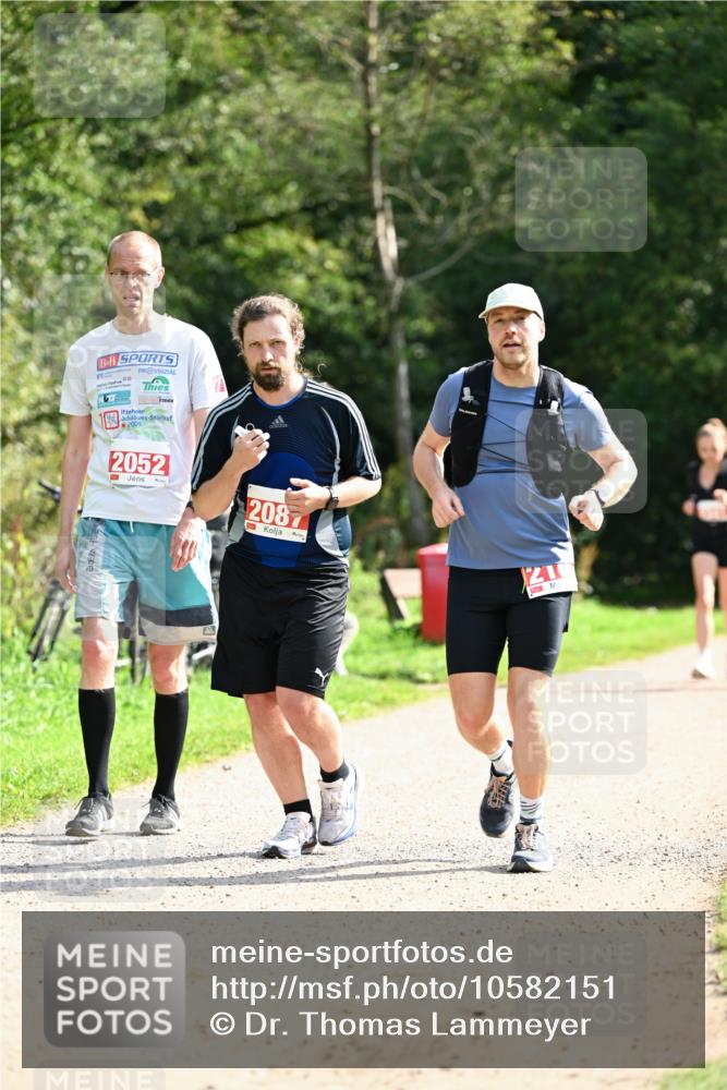 27.09.2026 - 35. Volkslauf durch das schöne Alstertal Dr. Thomas Lammeyer http://msf.ph/oto/10582151 27.09.2026 12:32:59 Laufen 2009, 2052, 2087, 21 meine-sportfotos.de