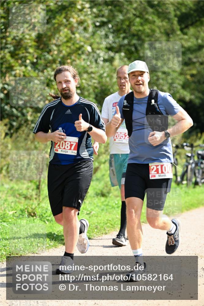 27.09.2026 - 35. Volkslauf durch das schöne Alstertal Dr. Thomas Lammeyer http://msf.ph/oto/10582164 27.09.2026 12:33:01 Laufen 2087, 2052, 2100 meine-sportfotos.de