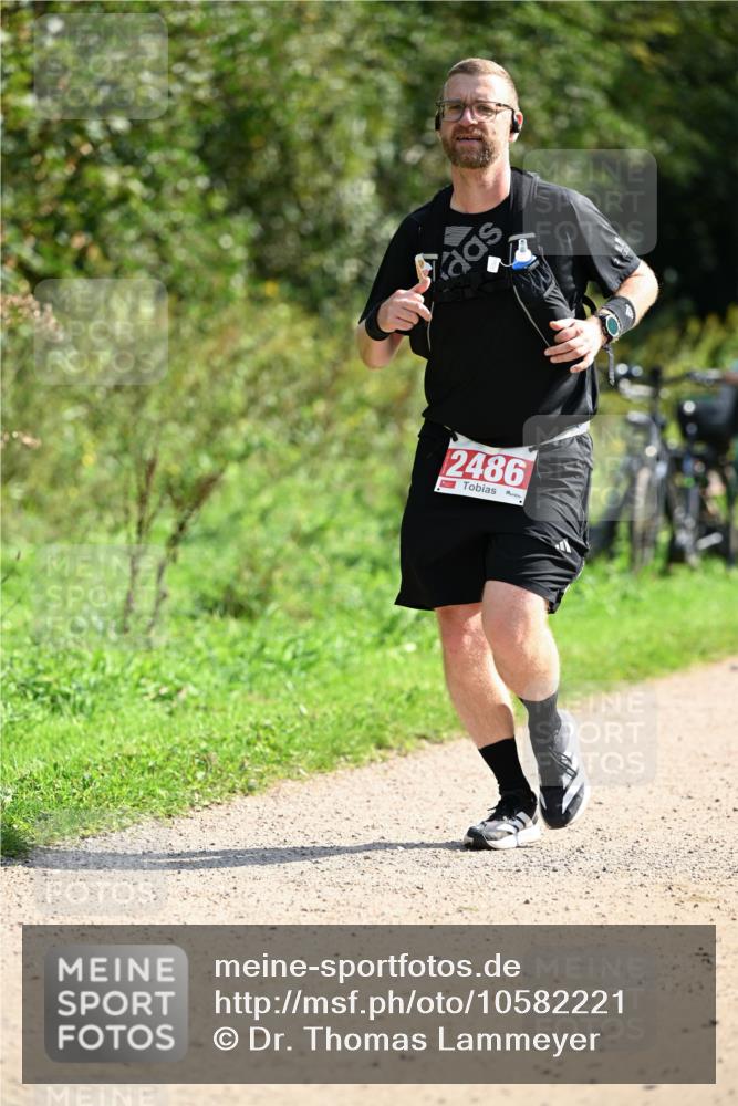 27.09.2026 - 35. Volkslauf durch das schöne Alstertal Dr. Thomas Lammeyer http://msf.ph/oto/10582221 27.09.2026 12:33:45 Laufen 2486 meine-sportfotos.de